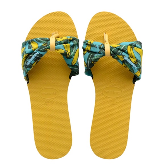 Havaianas St. Tropez Yellow Banana Print Flip Flop Sandals NWT SIZE 9-10 WIDE - Picture 1 of 7
